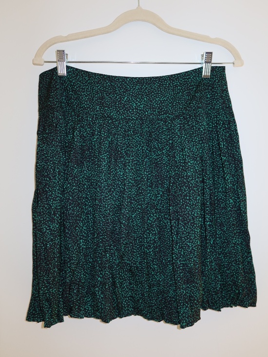 Banana Republic Dresses & Skirts - Banana Republic Green and Black Polka Dotted A line Mini Skirt Size 10